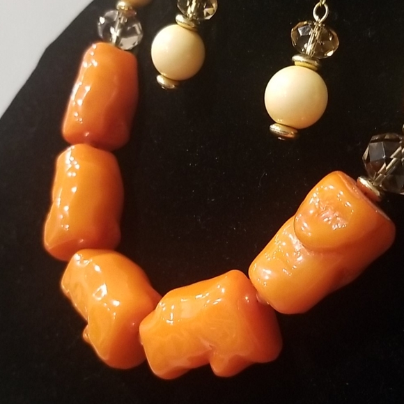 BOHO ALABASTER Faux Chunky Necklace Earring Set - Picture 3 of 6